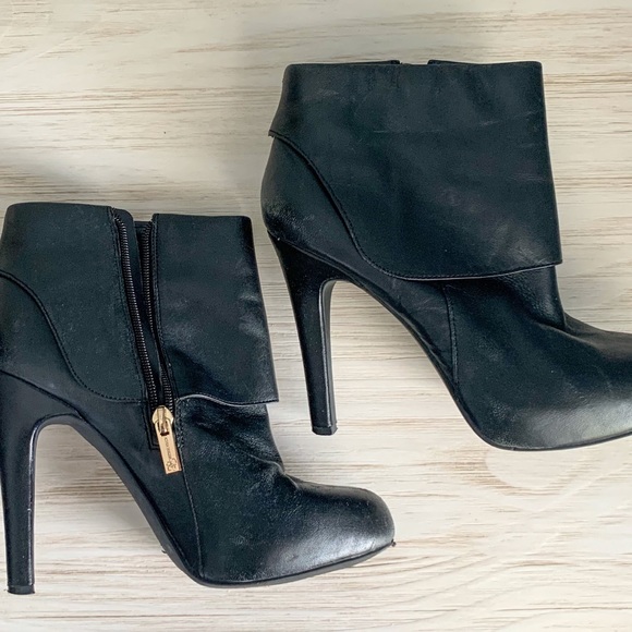 Jessica Simpson Black Heeled Zip Up Booties - Picture 2 of 11